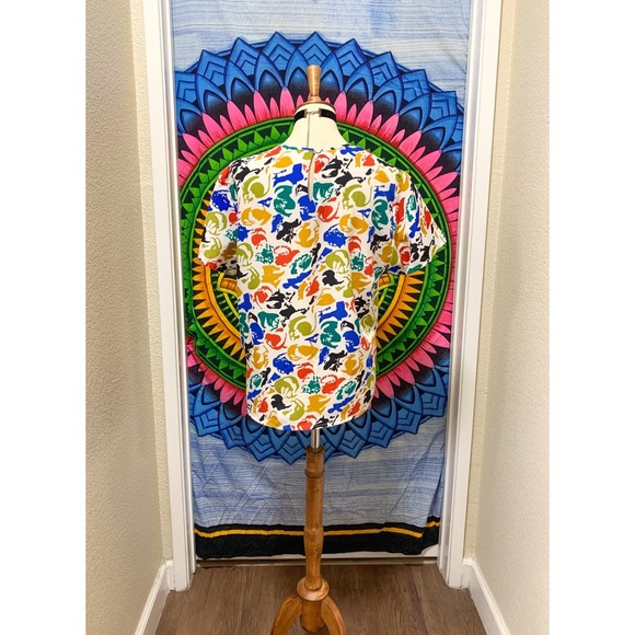 🌈 Stylish Vintage pop art top - Picture 6 of 12